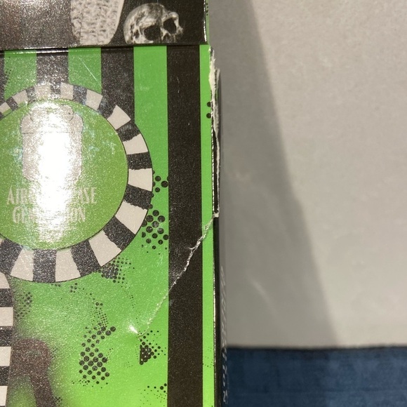 BEETLEJUICE AirPods Case Generation 1 & 2 - Picture 10 of 10